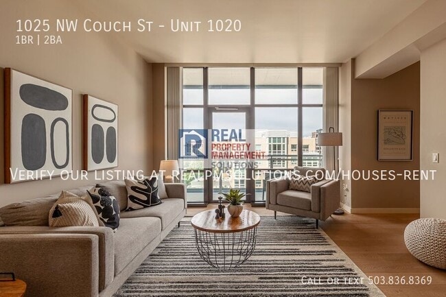 1025 NW Couch St in Portland, OR - Building Photo - Building Photo