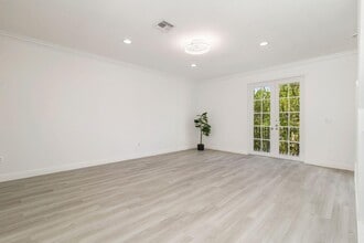 2502 N Dixie Hwy in Lake Worth Beach, FL - Building Photo - Building Photo