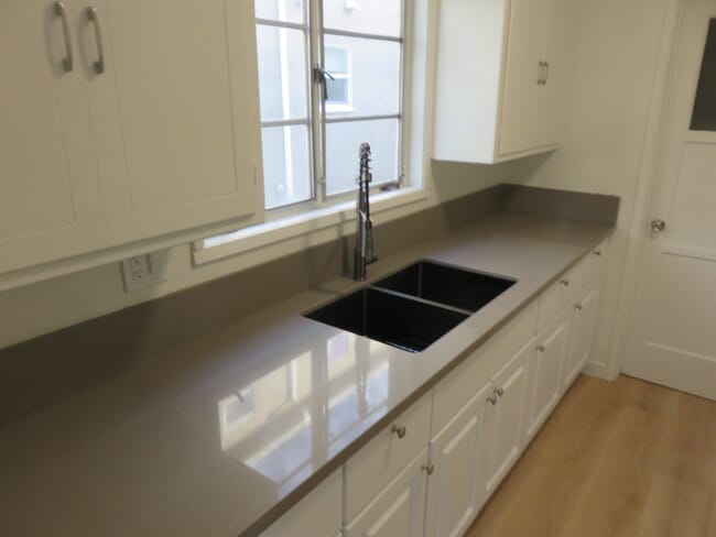 828 W Glenoaks Blvd, Unit 828