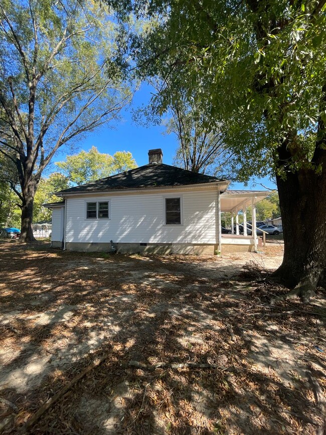 229 Temple Ave in Sanford, NC - Building Photo - Building Photo