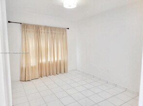 555 SW 16th Ave-Unit -12 in Miami, FL - Building Photo - Building Photo