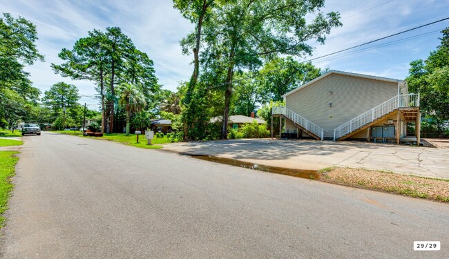 1329 Nylic St in Tallahassee, FL - Foto de edificio - Building Photo