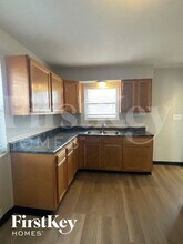 3940 N Graham Ave, Unit 10 in Indianapolis, IN - Foto de edificio - Building Photo