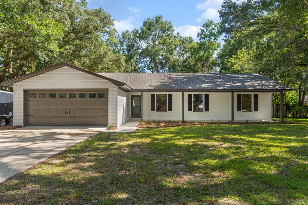 5257 Rowe Trail in Milton, FL - Foto de edificio
