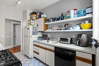 433 W Wellington Ave, Unit # 02S in Chicago, IL - Building Photo - Building Photo