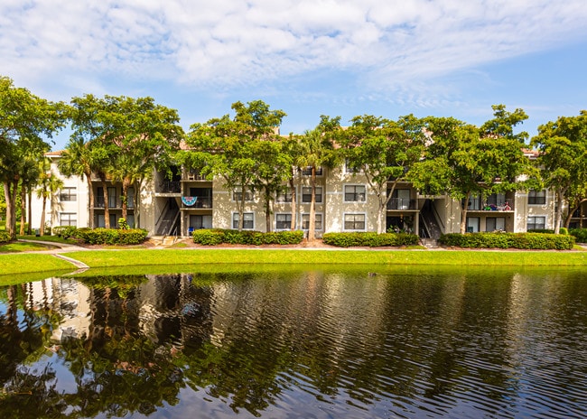 Ashley Lake Park Apartments in Boynton Beach, FL - Building Photo - Building Photo