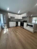 439 Main St in Saco, ME - Building Photo