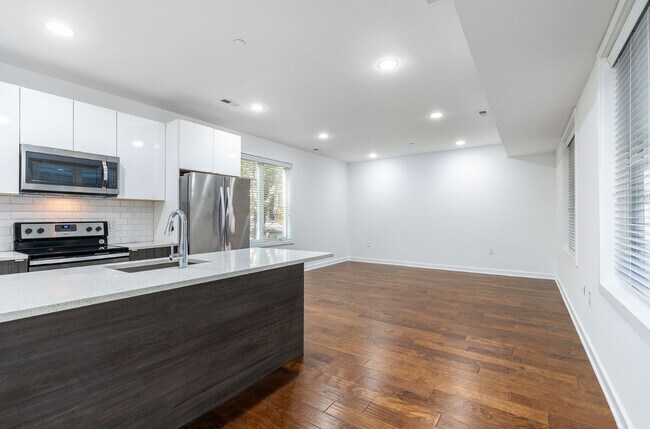 1214 N 5th St, Unit 10 in Philadelphia, PA - Building Photo - Building Photo