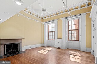 1008 Spruce St in Philadelphia, PA - Foto de edificio - Building Photo