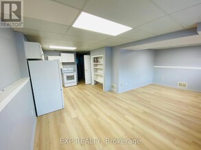 306 Edgehill Dr in Barrie, ON - Building Photo - Building Photo