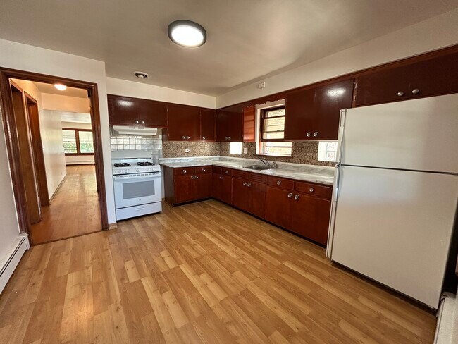 3842 N Central Ave | Rentals in Chicago, IL