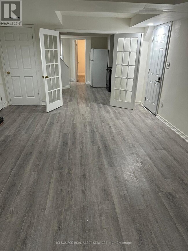 155 Highland Crescent in Toronto, ON - Building Photo - Building Photo