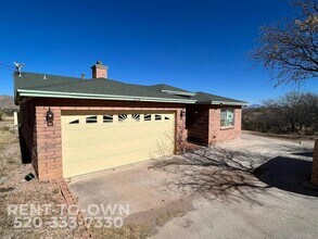 1173 Calle Chaparral in Rio Rico, AZ - Building Photo - Building Photo