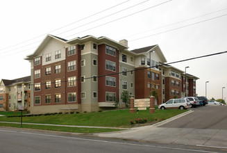 Linden Place Apartments in New Hope, MN - Building Photo - Building Photo