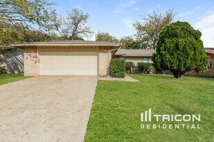 717 Marlow Pl in Arlington, TX - Building Photo