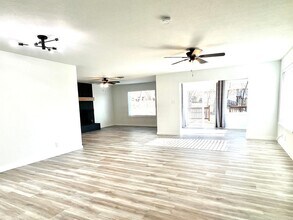 561 Mockingbird Ln in Kerrville, TX - Building Photo - Building Photo