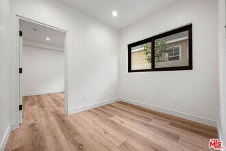 1920 S Sherbourne Dr in Los Angeles, CA - Building Photo - Building Photo