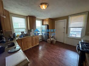 8 Eldora St, Unit 2 in Boston, MA - Foto de edificio - Building Photo