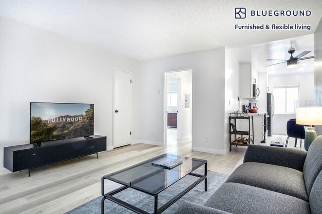 1231 S Bundy Dr in Los Angeles, CA - Building Photo - Building Photo