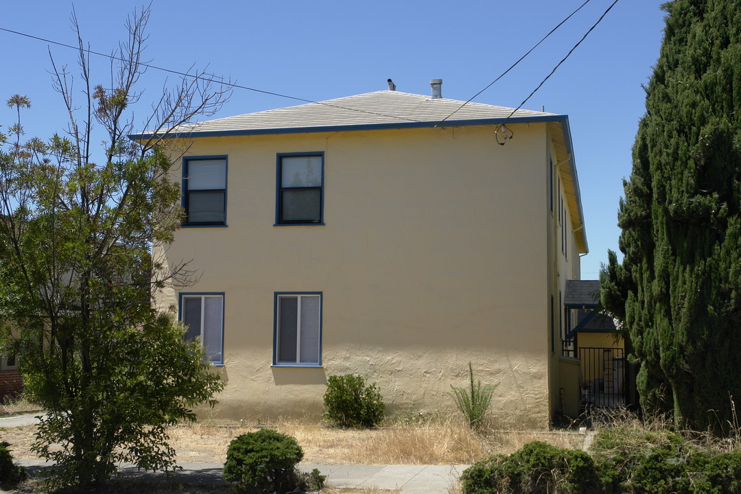 2925 35th Ave in Oakland, CA - Building Photo