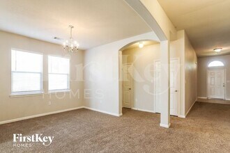 8607 E Highlands Crossing in Highlands, TX - Building Photo - Building Photo