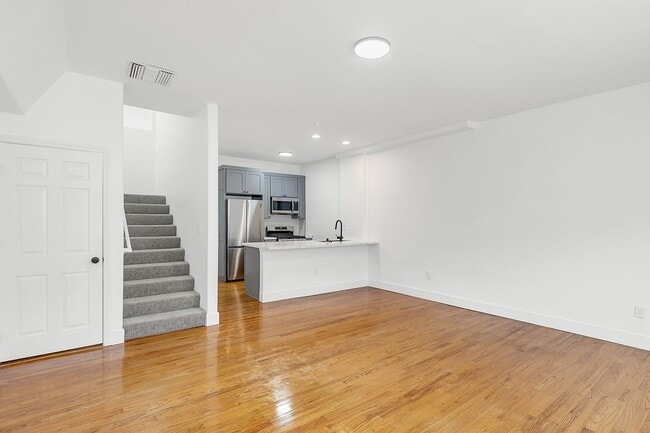 1827 N Wilcox Ave in Los Angeles, CA - Building Photo - Building Photo