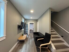 641 Lambert Ave in Nanaimo, BC - Building Photo - Building Photo