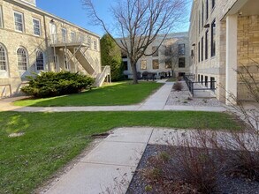 South River Flats in Appleton, WI - Foto de edificio - Building Photo