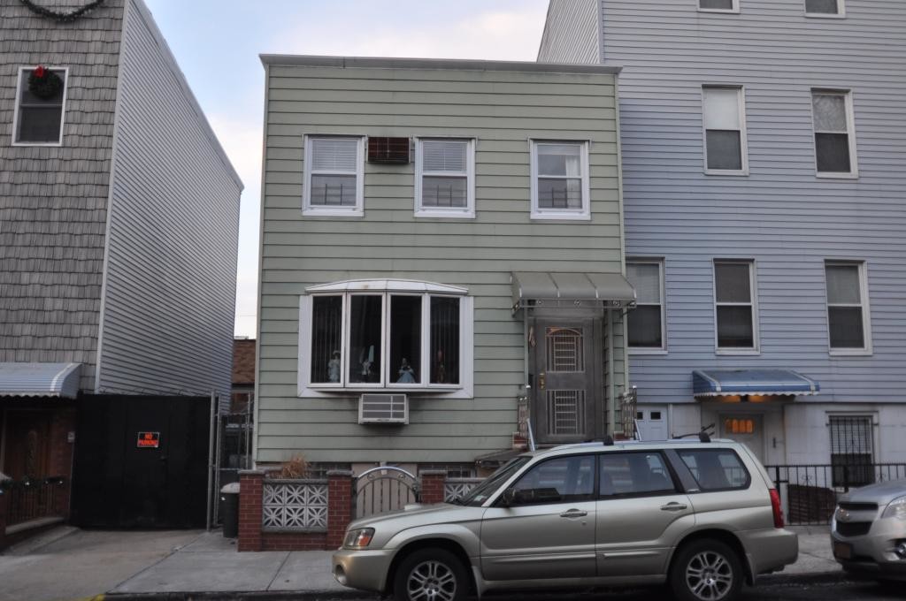 21 Conselyea St in Brooklyn, NY - Building Photo