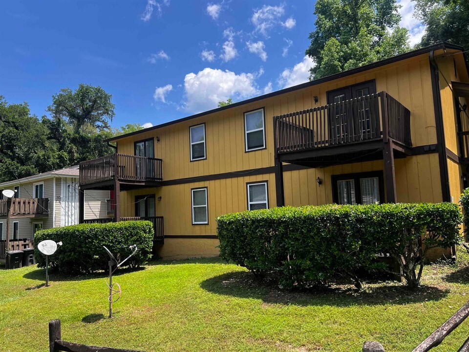 3009 Oak Hammock Ln in Tallahassee, FL - Building Photo