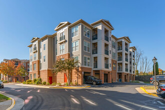 Saintbury Plaza Condominium in Fairfax, VA - Building Photo - Building Photo