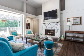 Elevate at The Pointe in Marietta, GA - Foto de edificio - Building Photo