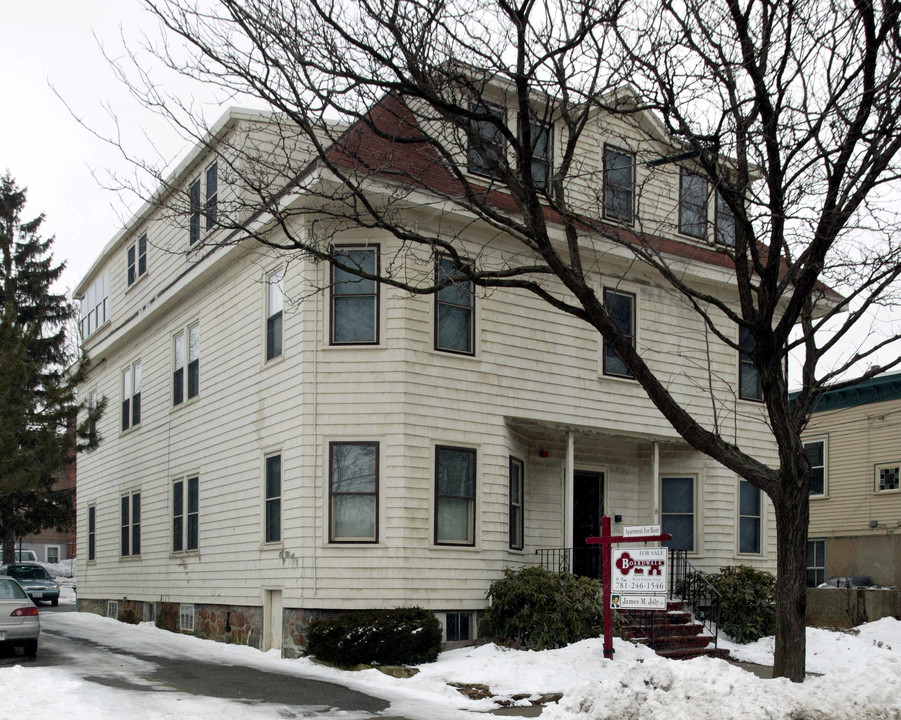 8 Wakefield Ave in Wakefield, MA - Building Photo