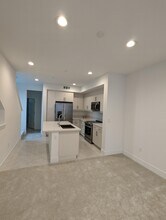 9877 MacArthur Blvd in Oakland, CA - Building Photo - Building Photo