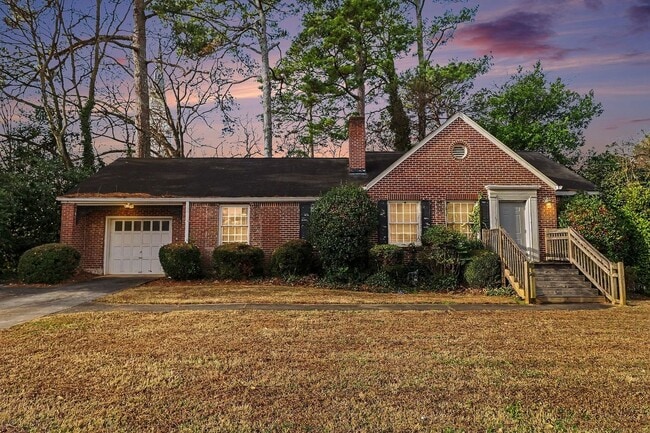 property at 1944 Ridgewood Dr NE