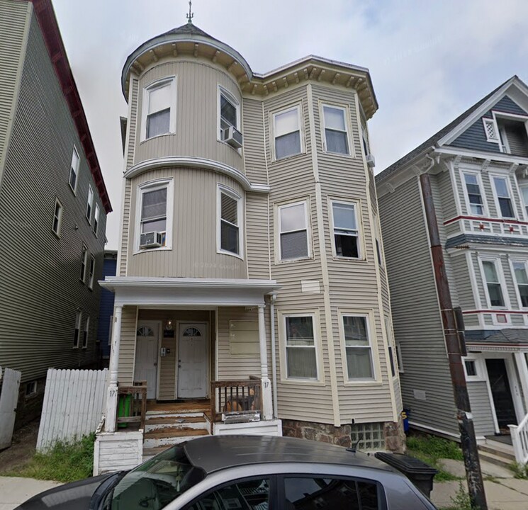 17 Sachem St, Unit #3 in Boston, MA - Building Photo