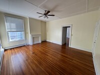 12 Grand St, Unit Second floor in Poughkeepsie, NY - Building Photo - Building Photo