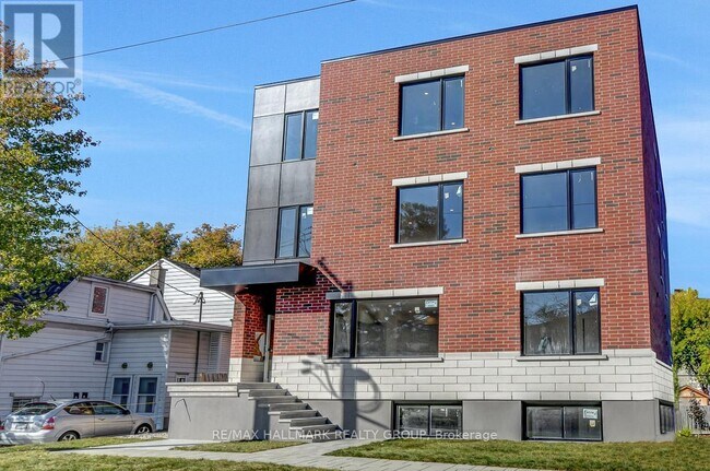 199 Columbus Ave in Ottawa, ON - Building Photo - Building Photo