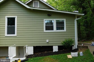 4111 Old Mill Rd in Alexandria, VA - Building Photo - Building Photo