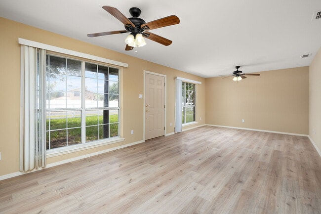 4800 Mile 6 Rd in McAllen, TX - Building Photo - Building Photo