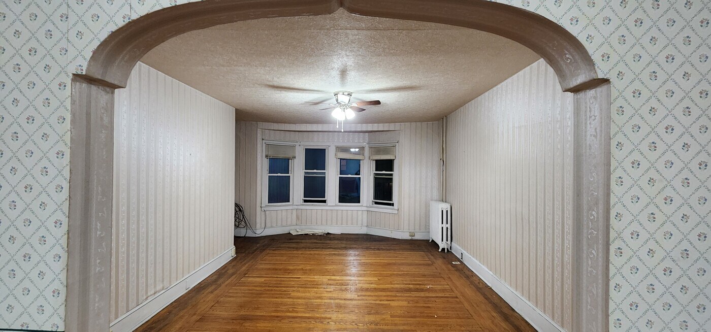 19 N 2nd St in St. Clair, PA - Building Photo