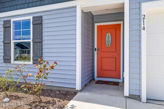 214 Cleat Dr in Surf City, NC - Building Photo - Building Photo