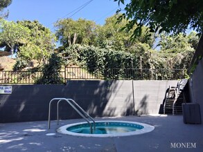 4124 N Eagle Rock Blvd in Los Angeles, CA - Foto de edificio - Building Photo