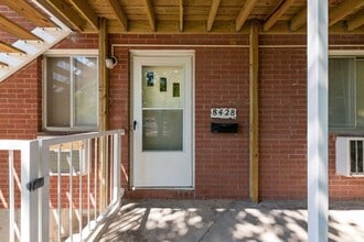 Apple Valley in Overland Park, KS - Building Photo - Building Photo