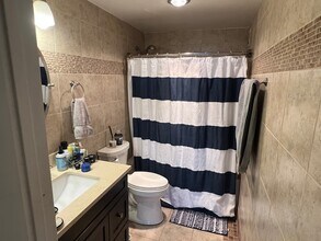 5500 Holmes Run Pky, Unit 1413 in Alexandria, VA - Building Photo - Building Photo