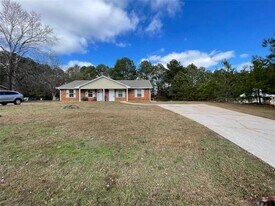 100 Plum Orchard Rd in Covington, GA - Building Photo