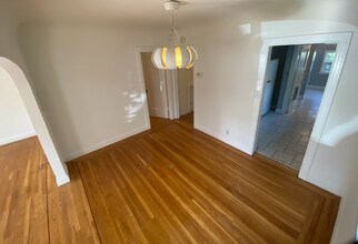 4533 D St in Sacramento, CA - Building Photo - Building Photo