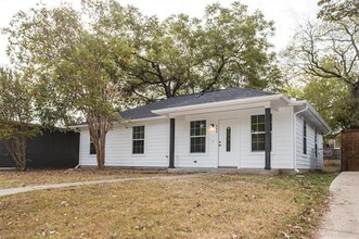 404 W Day St in Denison, TX - Building Photo - Building Photo