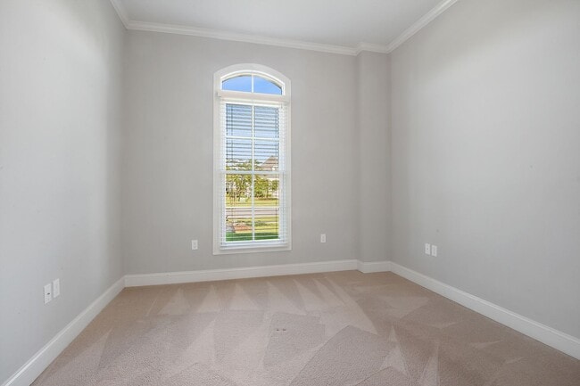 property at 2619 Cresthaven Ave