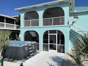 234 E Cahill Ct in Big Pine Key, FL - Building Photo - Building Photo